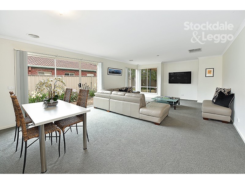 4 Liverpool Circuit, Craigieburn VIC 3064