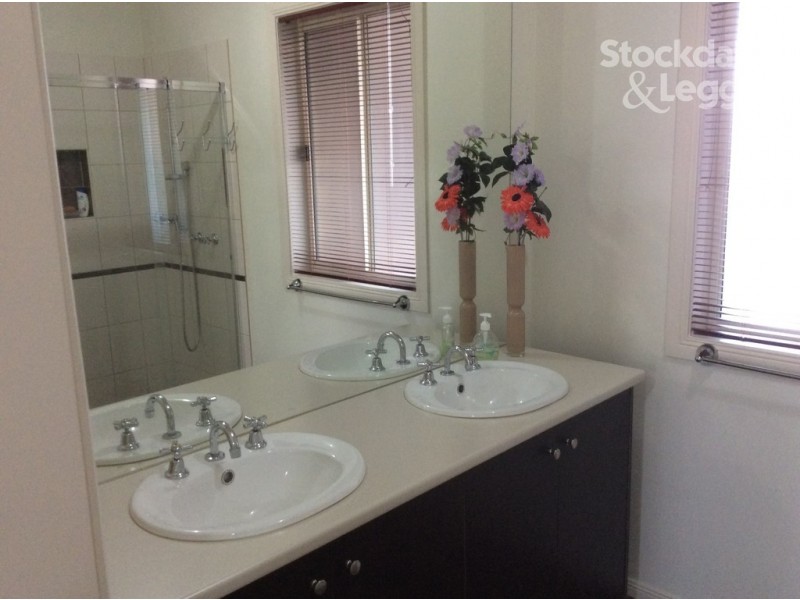 16 Kelso Street, Craigieburn VIC 3064