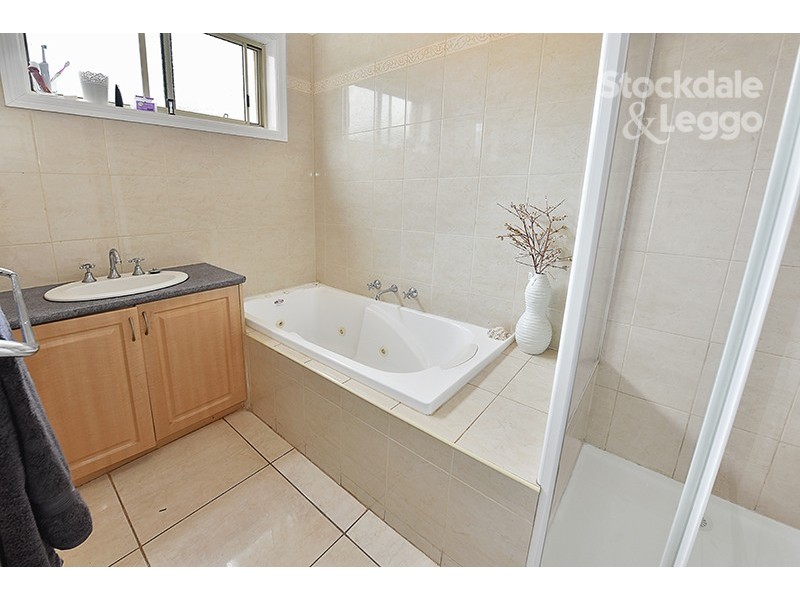44 Royal Terrace, Craigieburn VIC 3064