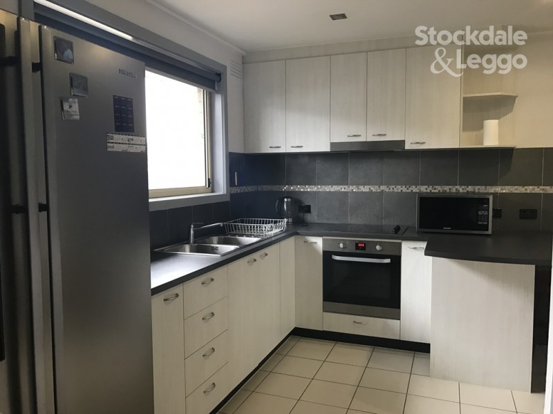 7 Fleetwood Court, Gladstone Park VIC 3043