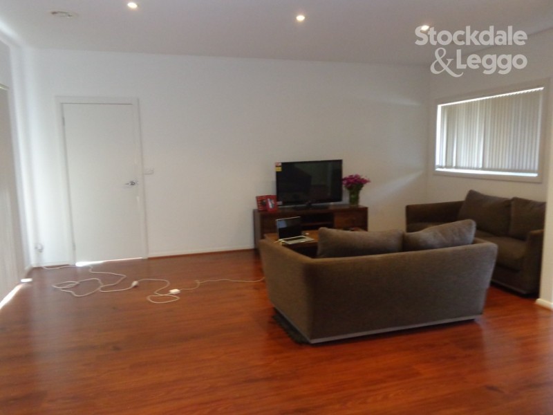 8/6 Strathconnon Square, Tullamarine VIC 3043
