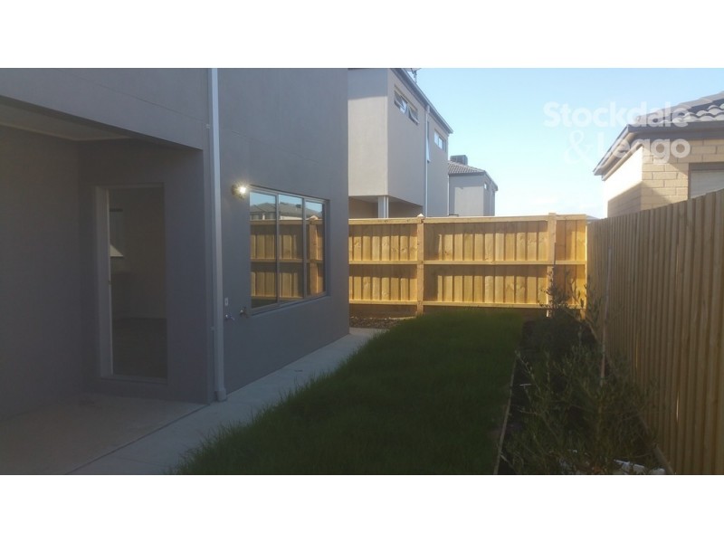 7 Leicester Way, Mickleham VIC 3064