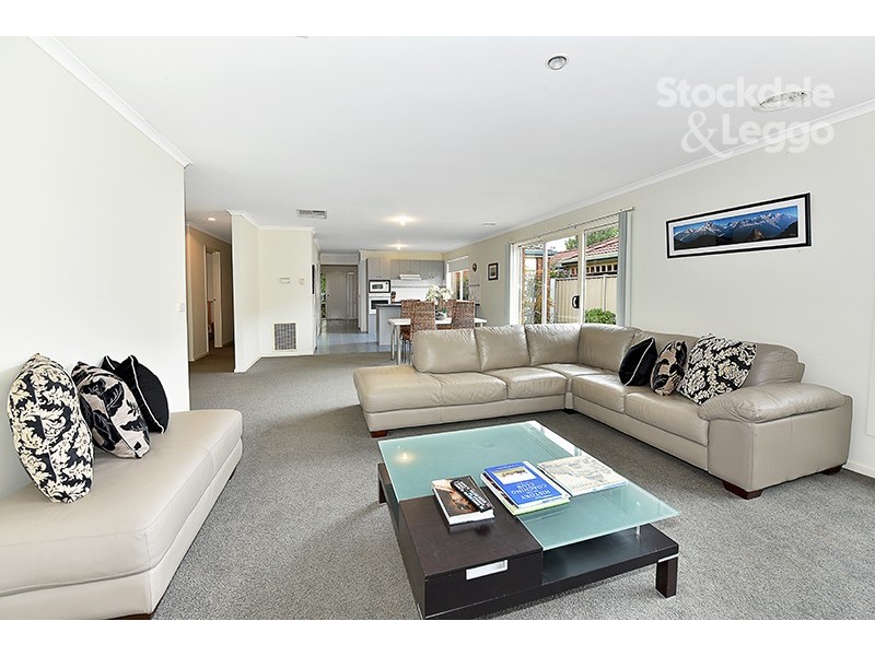 4 Liverpool Circuit, Craigieburn VIC 3064