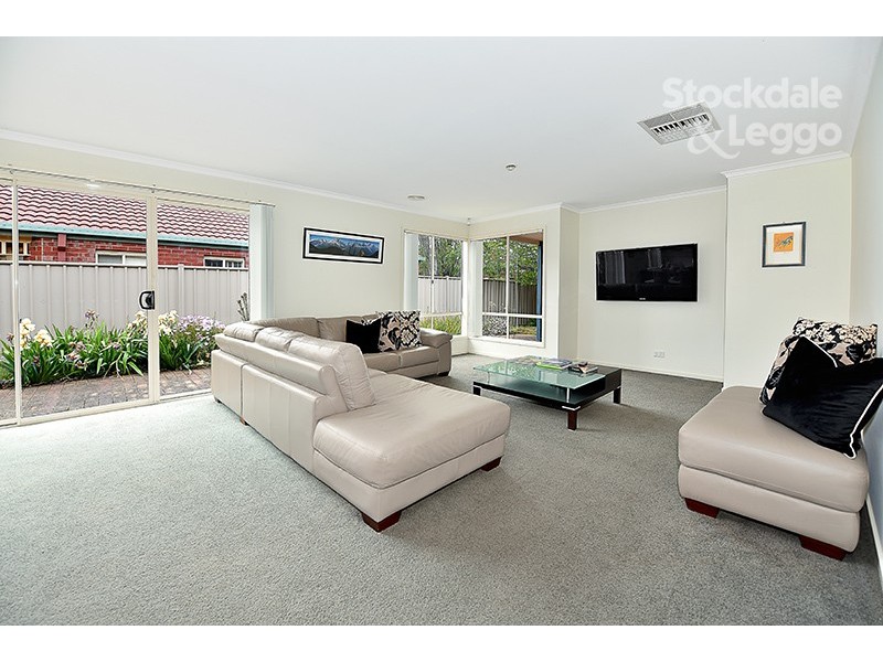 4 Liverpool Circuit, Craigieburn VIC 3064