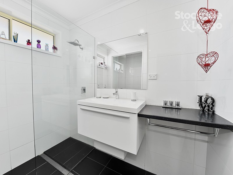 80 South Circular Road, Gladstone Park VIC 3043