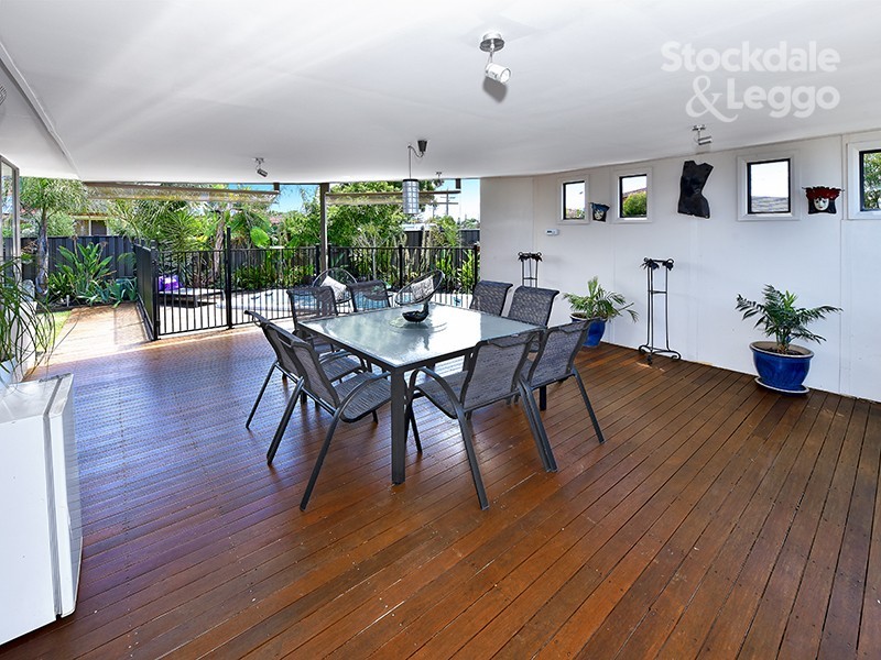 80 South Circular Road, Gladstone Park VIC 3043