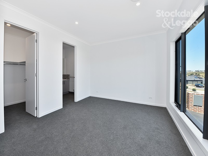 1/10 Peas Hill Court, Attwood VIC 3049