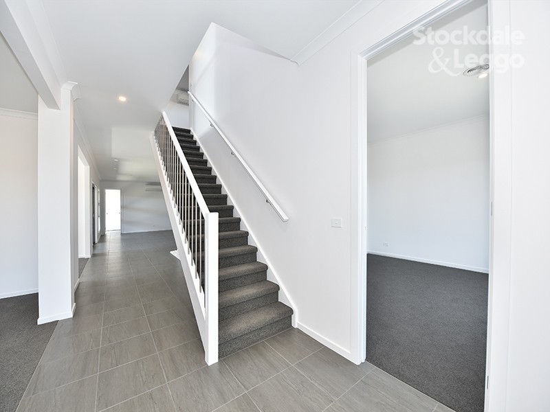 1/10 Peas Hill Court, Attwood VIC 3049