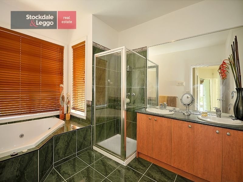 3 Lewiston Grove, Greenvale VIC 3059