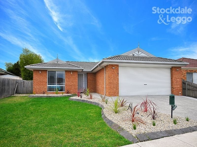 25 Lachlan Crescent, Roxburgh Park VIC 3064