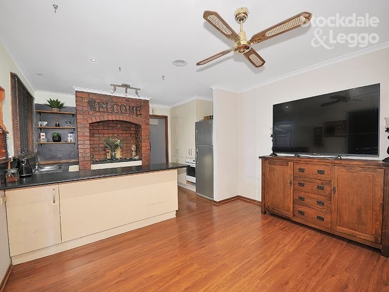 10 Crockett Avenue, Craigieburn VIC 3064