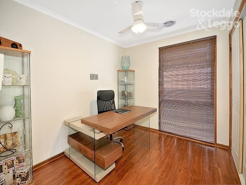 10 Crockett Avenue, Craigieburn VIC 3064
