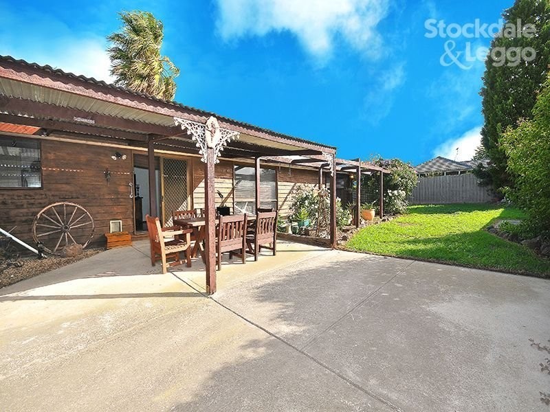10 Crockett Avenue, Craigieburn VIC 3064