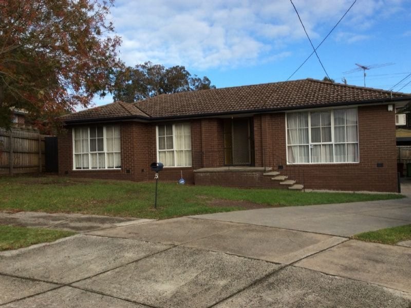 5 Crosby Close, Gladstone Park VIC 3043