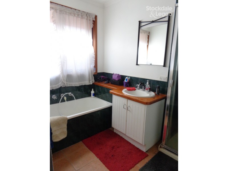 59 Lenoak Street, Gladstone Park VIC 3043