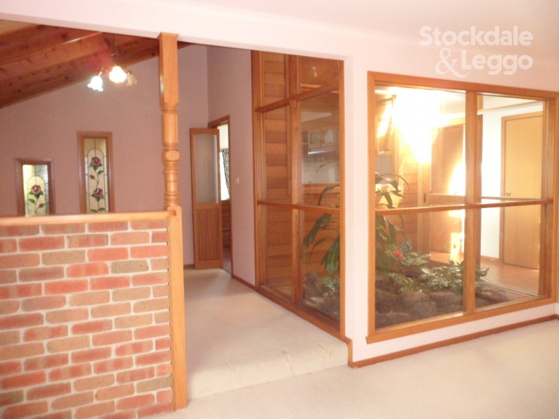 18 Winster Court, Greenvale VIC 3059