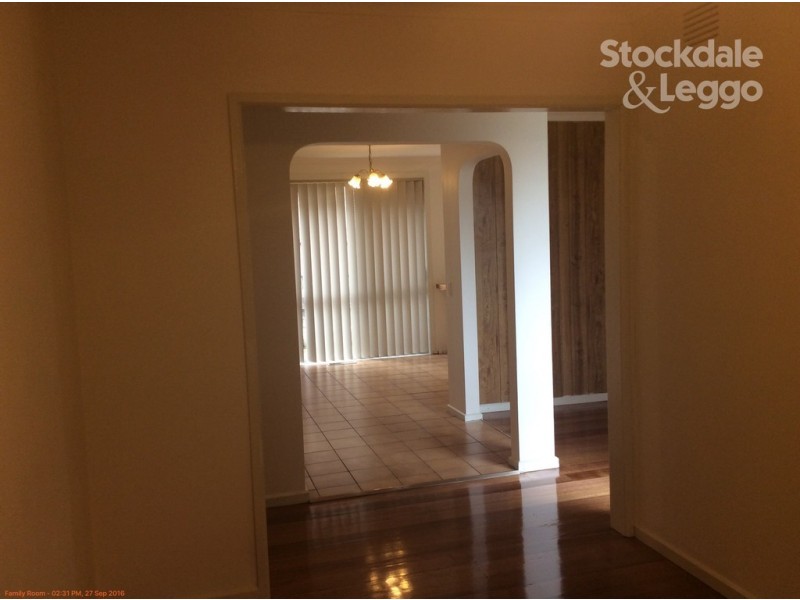 293 Carrick Drive, Gladstone Park VIC 3043