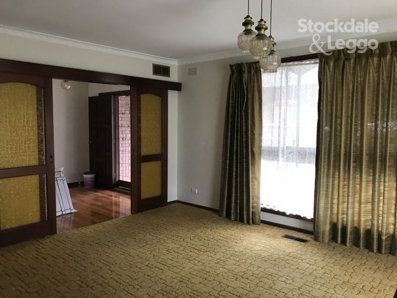 13 Gaynor Crescent, Gladstone Park VIC 3043