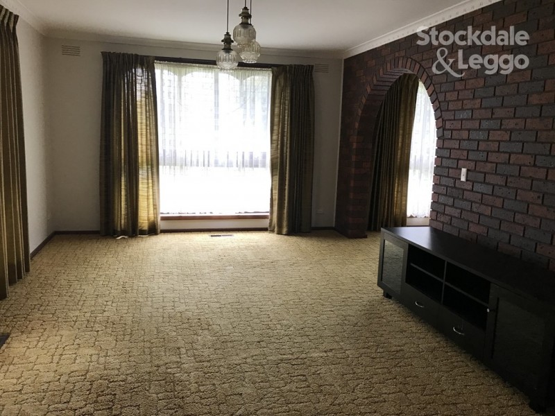 13 Gaynor Crescent, Gladstone Park VIC 3043