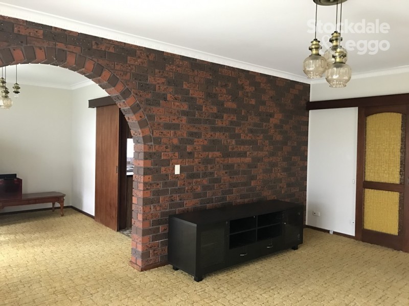 13 Gaynor Crescent, Gladstone Park VIC 3043