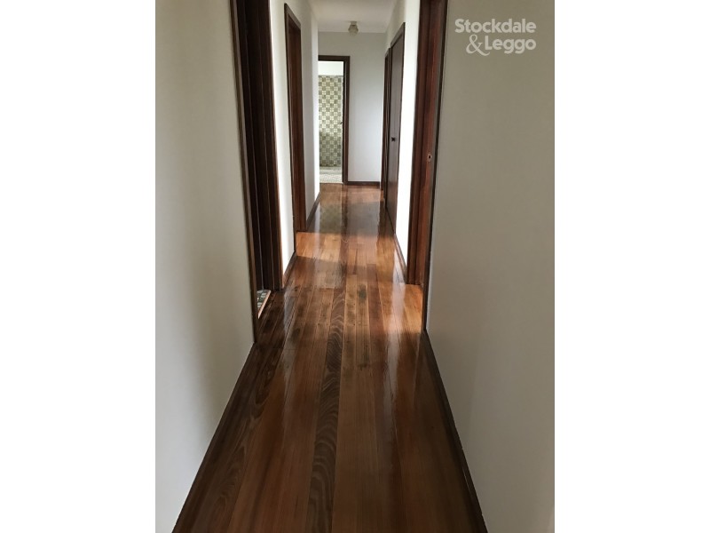 13 Gaynor Crescent, Gladstone Park VIC 3043