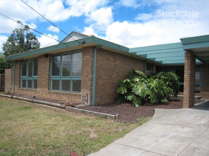 11 Bamford Avenue, Westmeadows VIC 3049