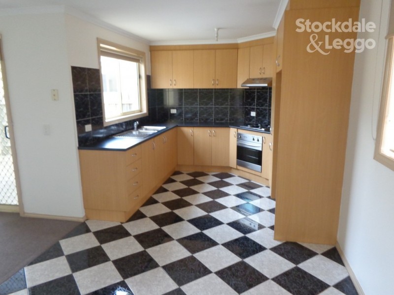 2 / 48 Sharps Rd, Tullamarine VIC 3043