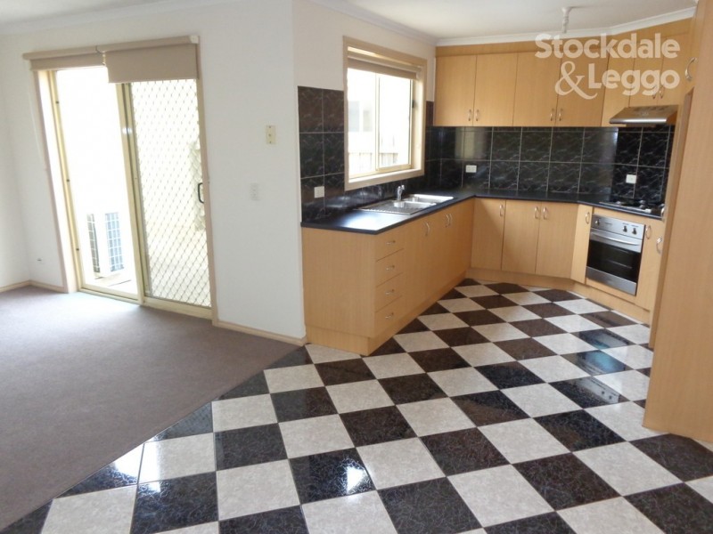 2 / 48 Sharps Rd, Tullamarine VIC 3043