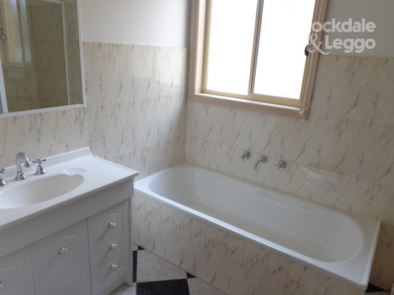 2 / 48 Sharps Rd, Tullamarine VIC 3043