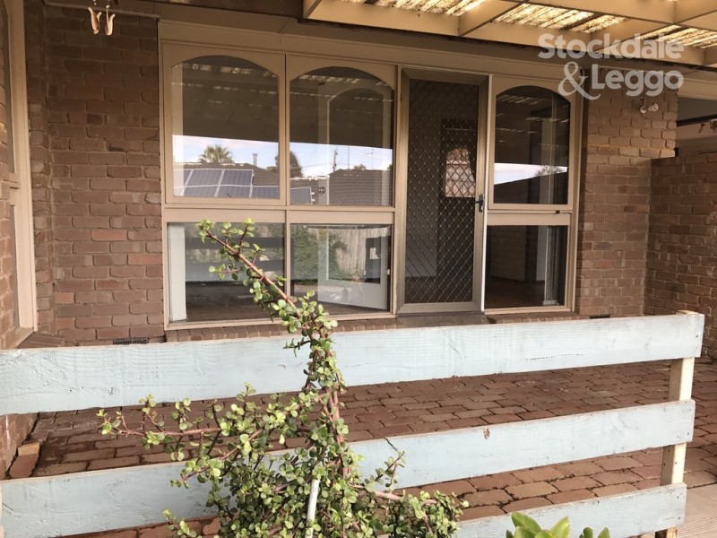 5 Kingsmere Close, Gladstone Park VIC 3043
