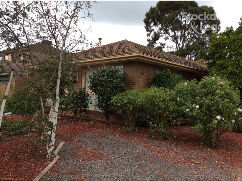 27 Henley Drive, Gladstone Park VIC 3043