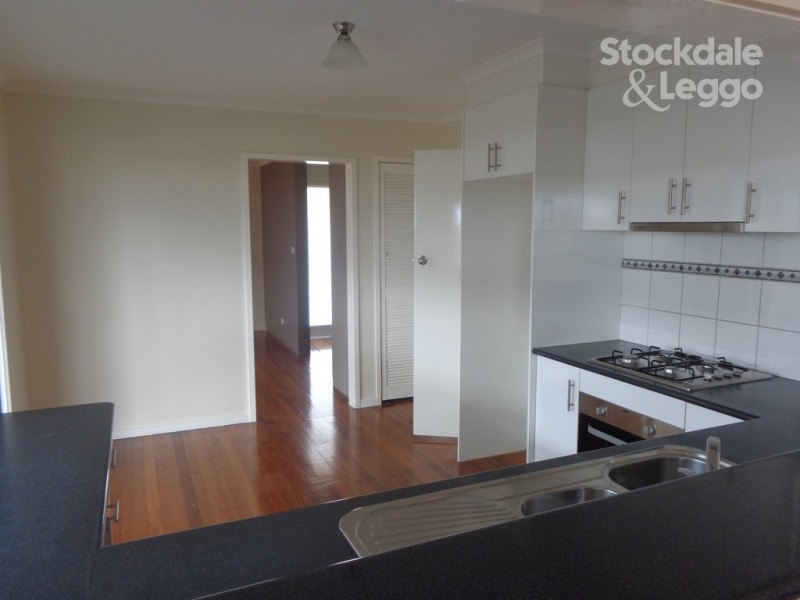 68 Wolverton Drive, Gladstone Park VIC 3043