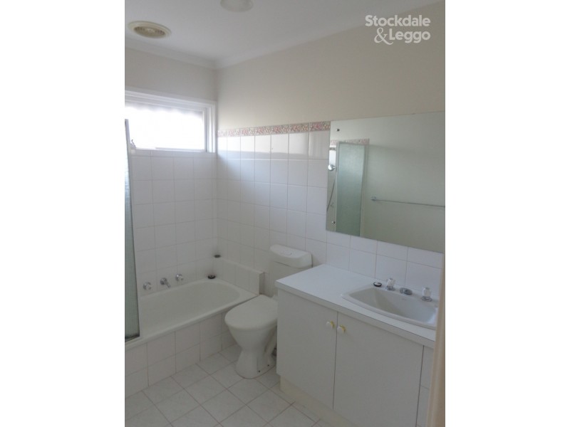 68 Wolverton Drive, Gladstone Park VIC 3043