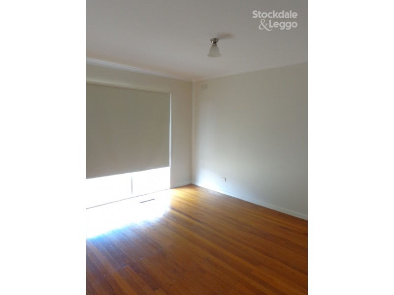 68 Wolverton Drive, Gladstone Park VIC 3043