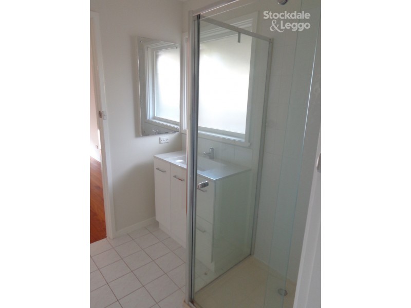 68 Wolverton Drive, Gladstone Park VIC 3043