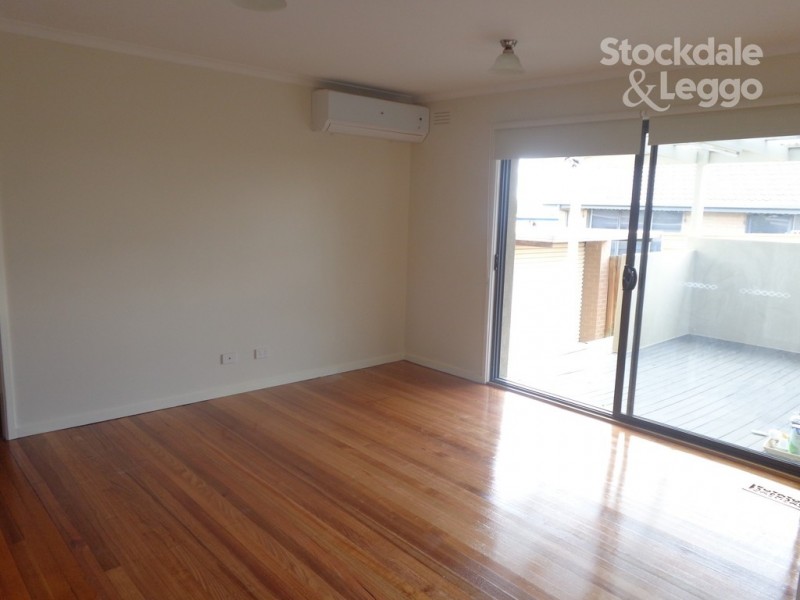 68 Wolverton Drive, Gladstone Park VIC 3043