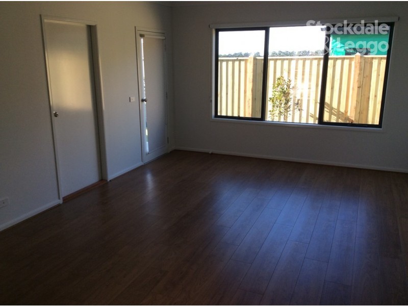 6 Leicester Way, Mickleham VIC 3064