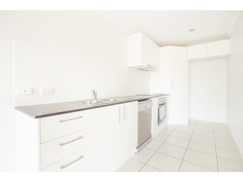 2/27 Pendragon Street, Raceview QLD 4305