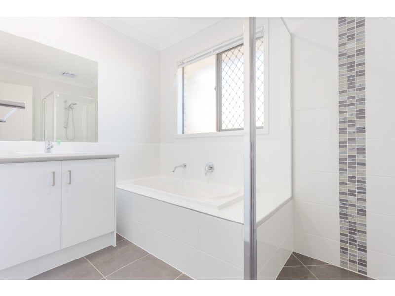 15 Greenstone Street, Yarrabilba QLD 4207