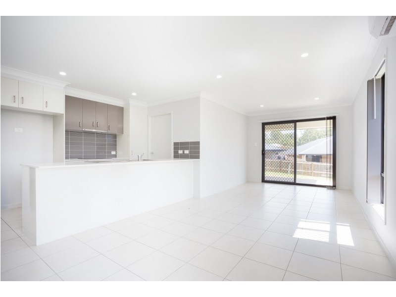 1/29 Goldfinch Street, Redbank Plains QLD 4301