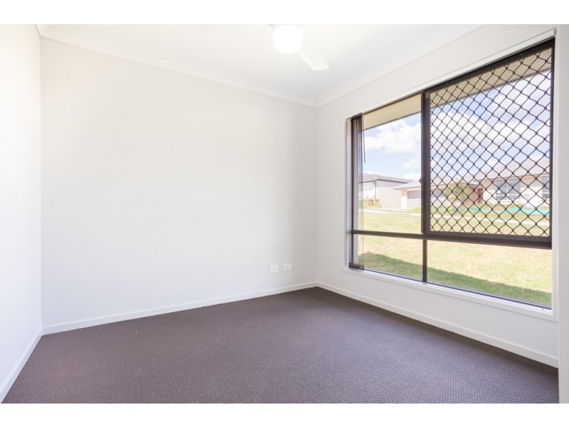 1/29 Goldfinch Street, Redbank Plains QLD 4301