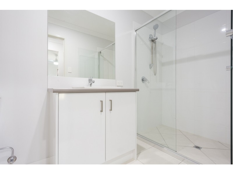 1/29 Goldfinch Street, Redbank Plains QLD 4301