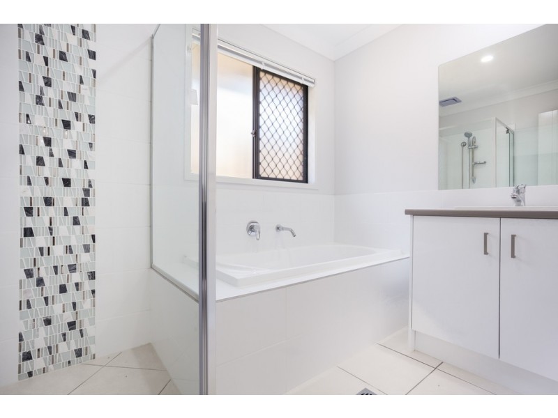 1/29 Goldfinch Street, Redbank Plains QLD 4301