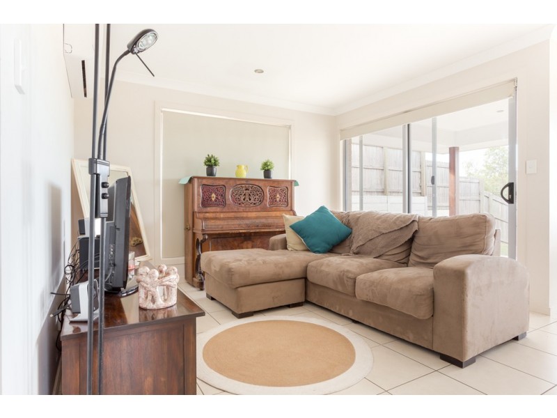 9 Savannah Cres, Waterford QLD 4133