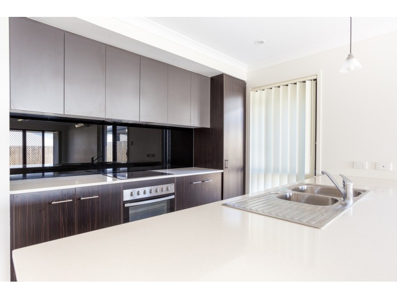 59 Burnett Drive, Holmview QLD 4207