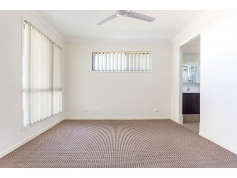 59 Burnett Drive, Holmview QLD 4207