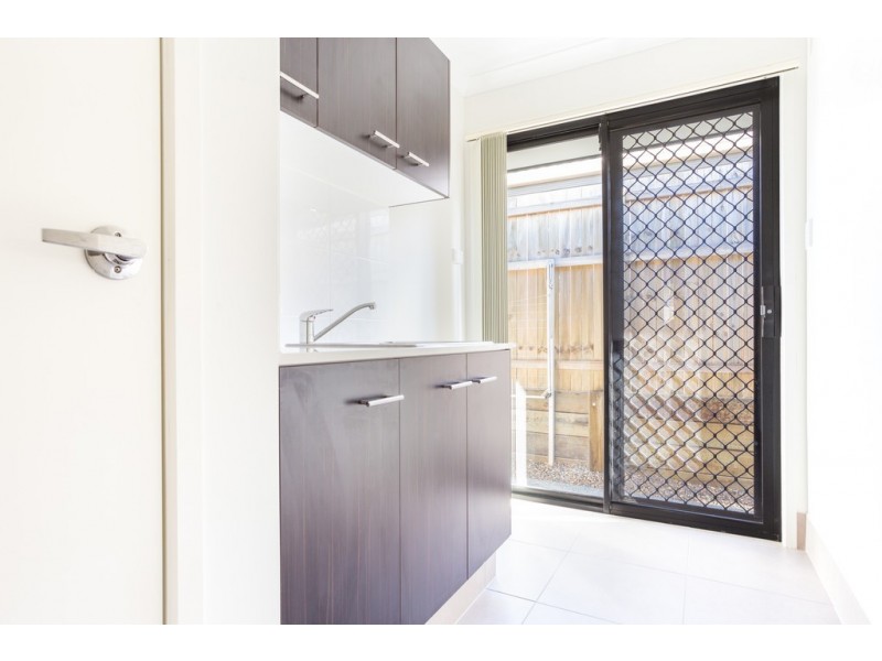 59 Burnett Drive, Holmview QLD 4207