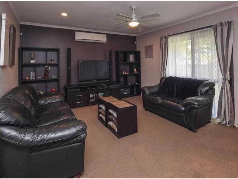 52 Avonmore Street, Edens Landing QLD 4207