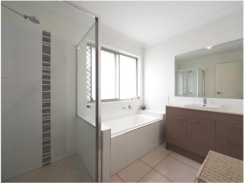 16 Songbird Circuit, Jimboomba QLD 4280