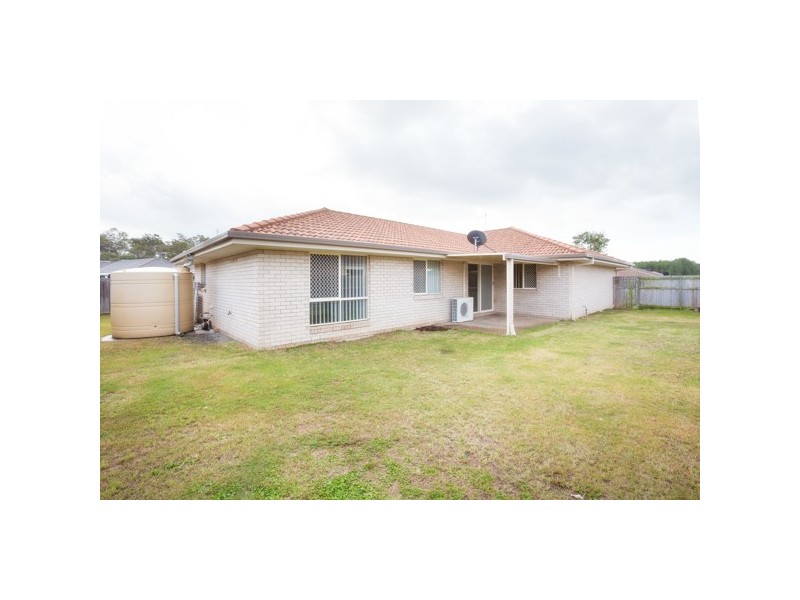 4 Sandpiper Cct, Eagleby QLD 4207